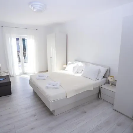 Apartment Pical *